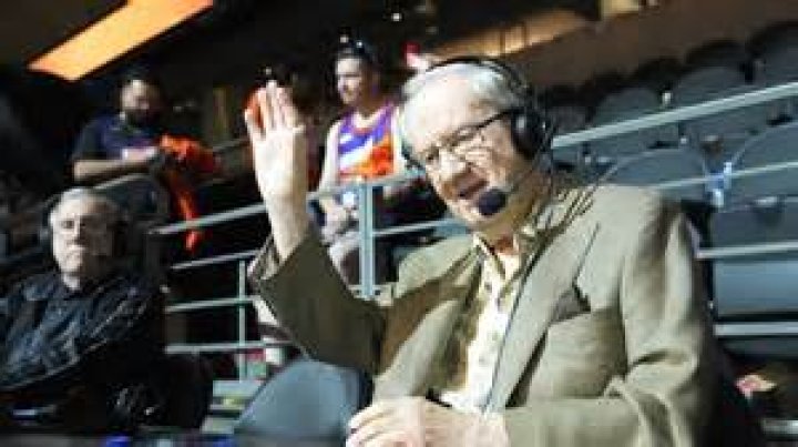 A Legendary Voice of the NFL and College Basketball |