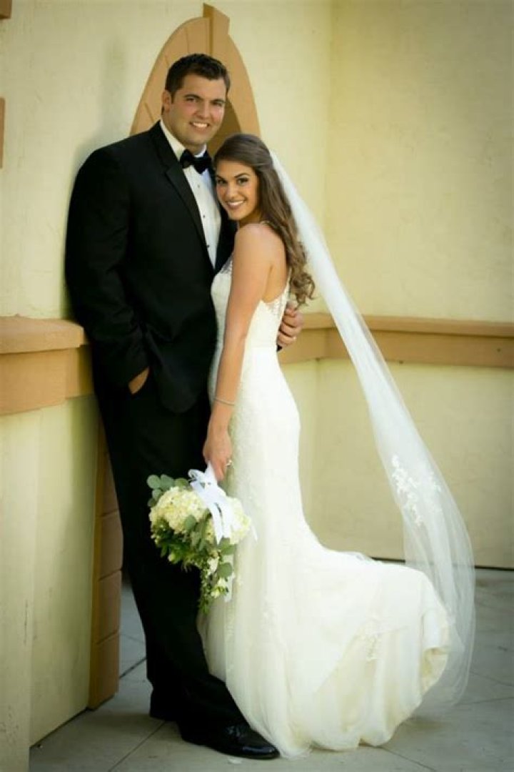 Alejandro Villanueva Wife: Meet Madelyn Villanueva