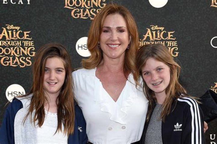 Ava Oldham Vincent and Stella May Oldham Vincent- Who are Peri Gilpin's twin daughters