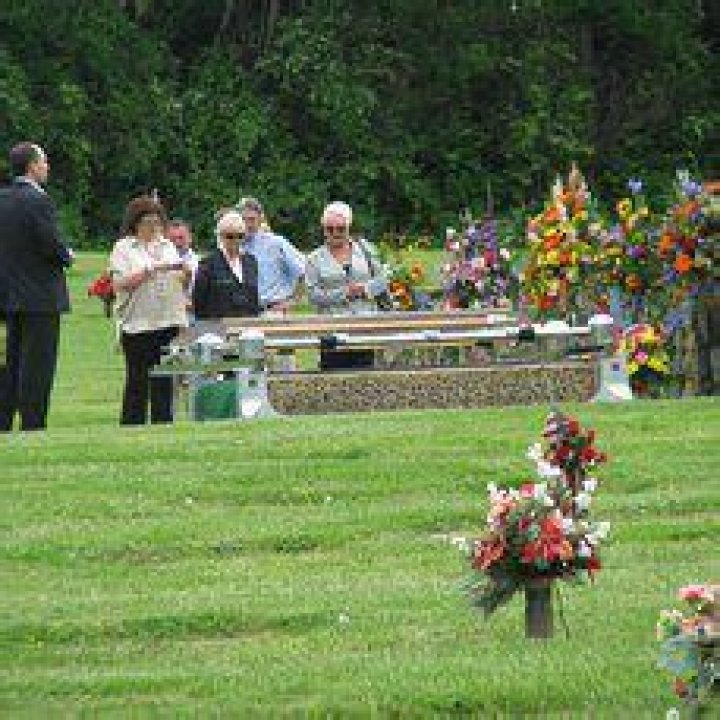 Did George Jones attend Tammy Wynette's funeral?