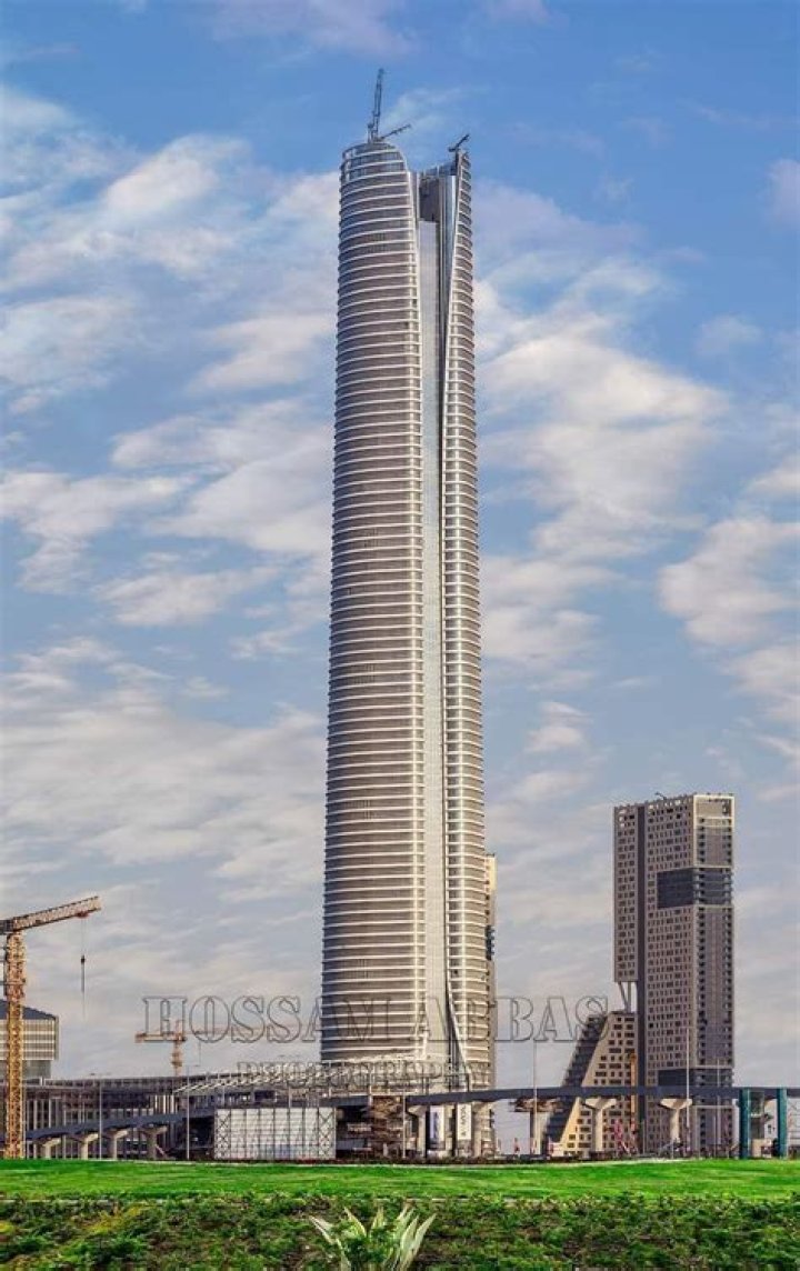 Dive Into Jude Bellingham's Towering Height