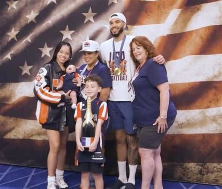 Ella Mai family, husband, children, parents, siblings |