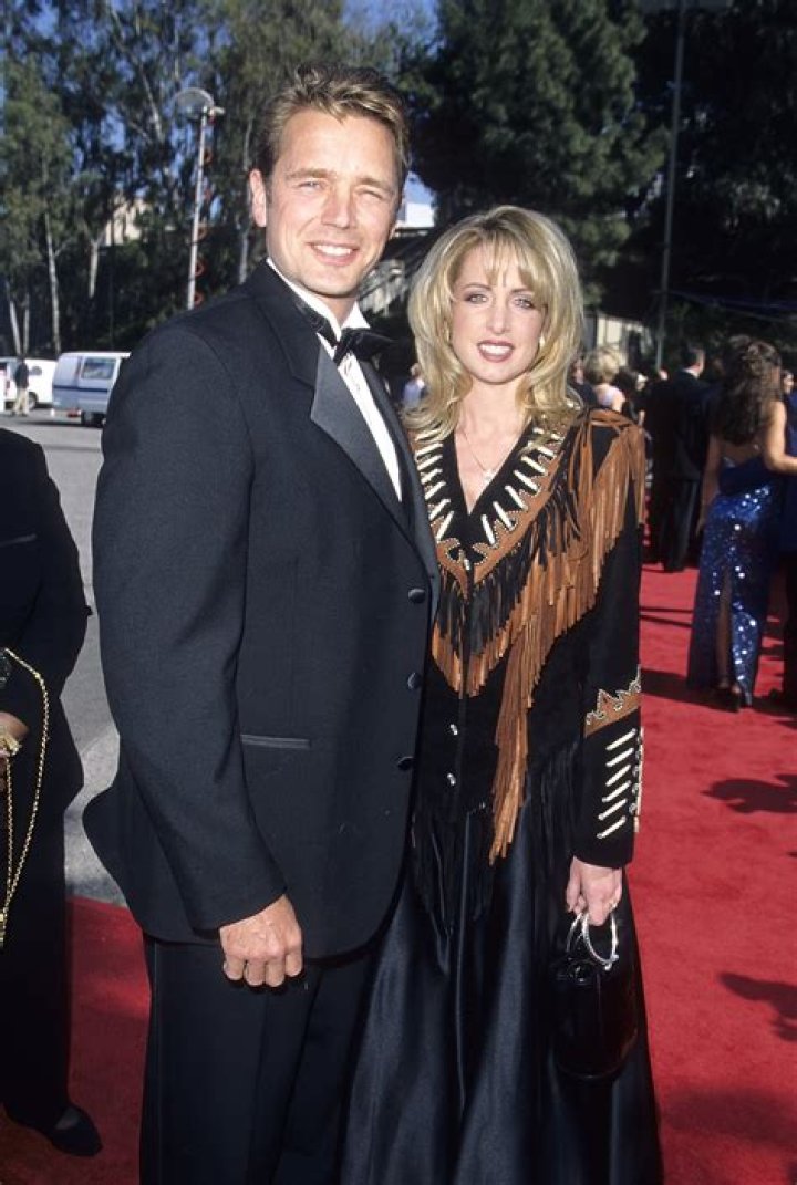 Elly Castle Bio, Career, Height, Net Worth, Divorce with John Schneider