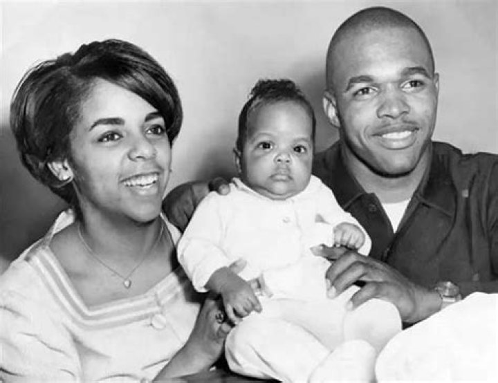 Gale Sayers' First Wife Revealed