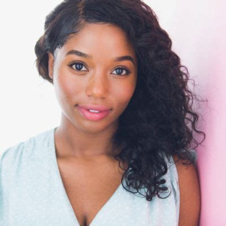 Hadar Busia Singleton - Bio, Age, Net Worth, Salary, Height, Nationality