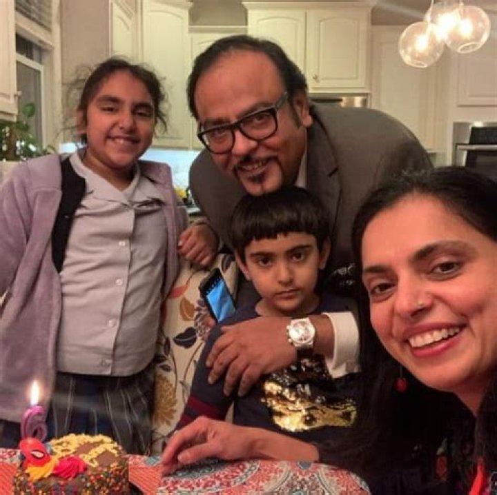 How many kids does the chef Maneet have?