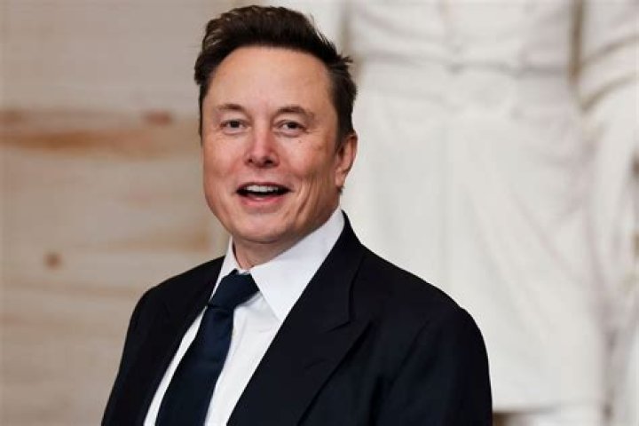 How Tall is Elon Musk? A Look at the Billionaire’s Physical Features |
