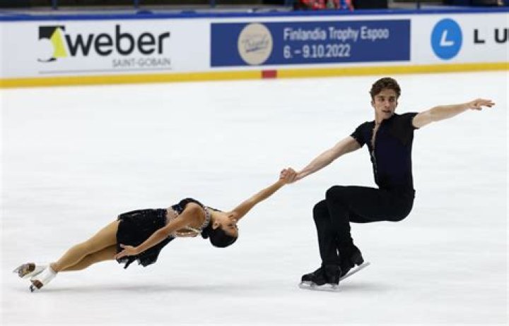 Is Robert Gamez in a relationship? |