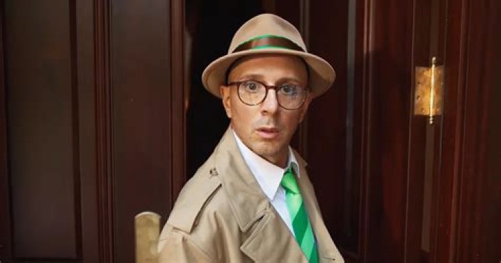 Is Steve Burns Married or Dating Anyone?