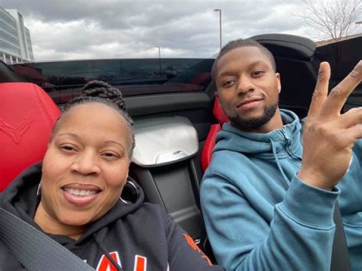 Joe Mixon parents: John Mixon and Alise Mixon