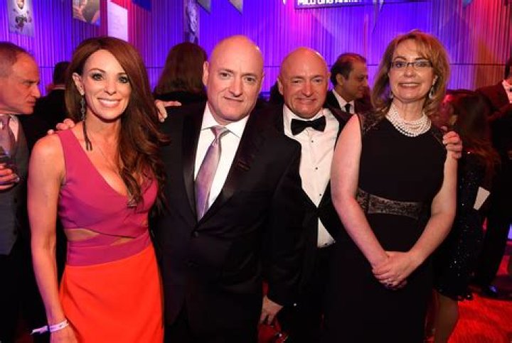Leslie S. Yandell, Scott Kelly's ex-wife