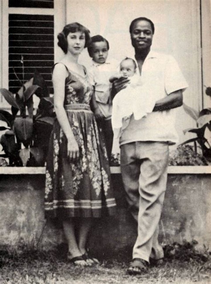 Sade family, husband, children, parents, siblings |