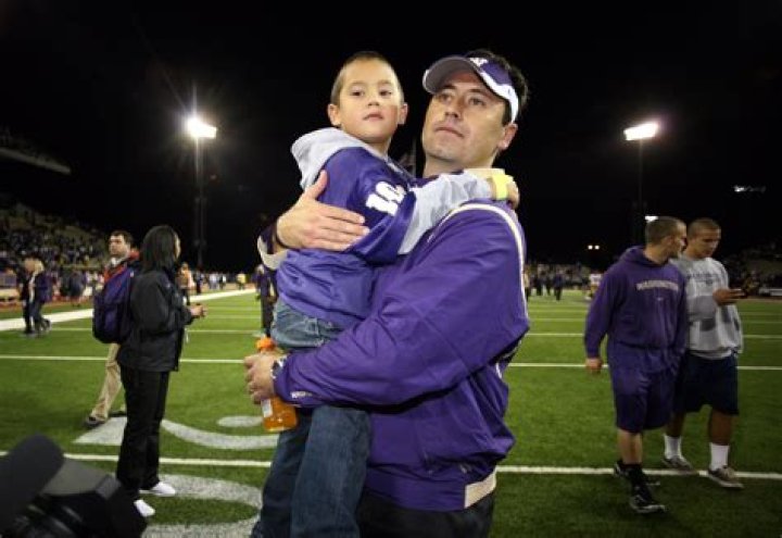 Steve Sarkisian Children: Brady, Ashley, Taylor |