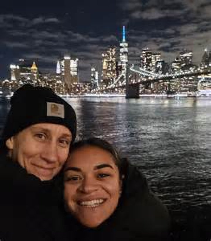 Uncovering Emma Hayes' Relationship Status And Its Impact
