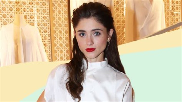 Unveiling Natalia Dyer's Height: Unlocking Insights And Surprises