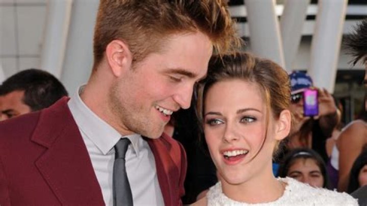 Unveiling The Enigmatic Love Story Of Mackenzie Davis And Kristen Stewart