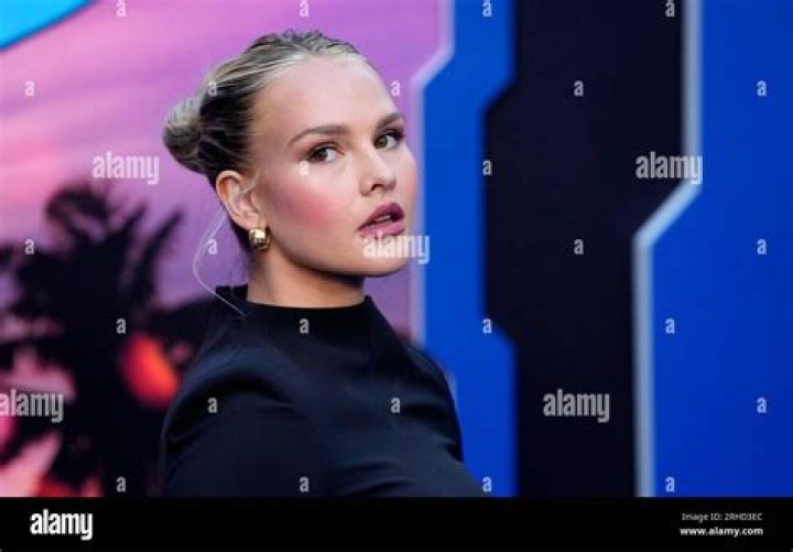 Unveiling The Net Worth Empire Of Kinsey Wolanski: A Digital Mogul's Secrets