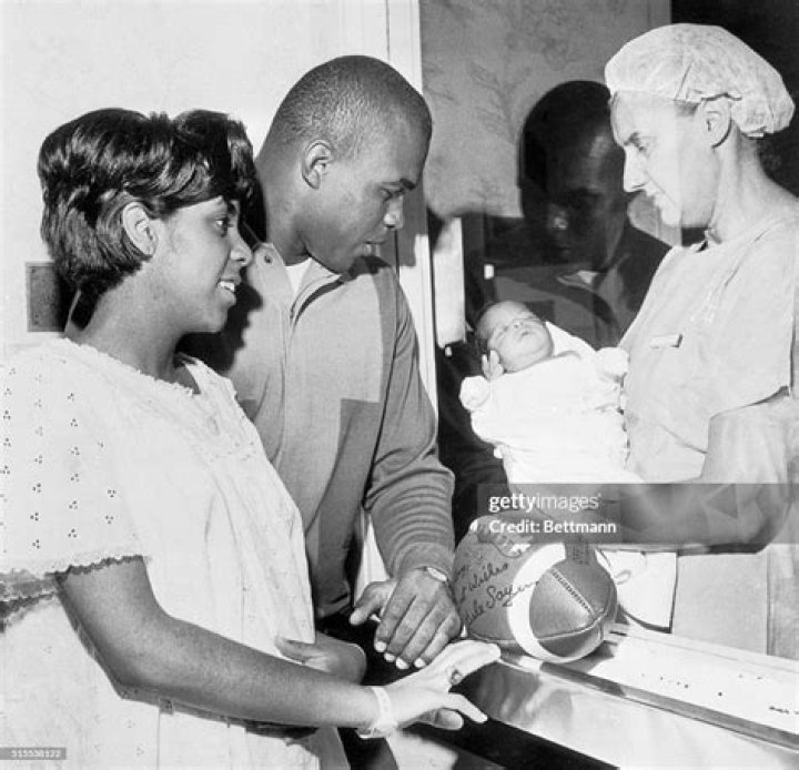 Unveiling The Remarkable Story Of Gale Sayers' First Wife