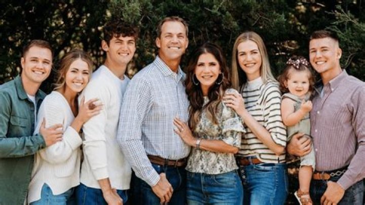What does Crystal Gayle's husband do for a living?