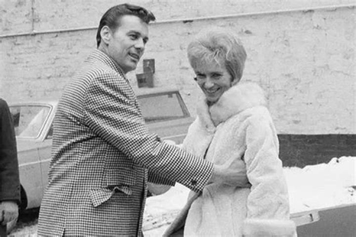 What happened Len Dawson ex-wife?