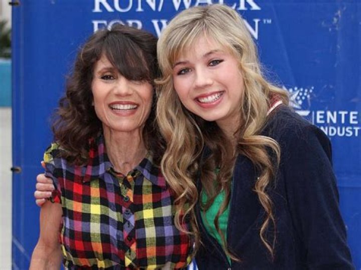 What Is Jennette McCurdy’s Age & How Tall Is The Former iCarly Actress?