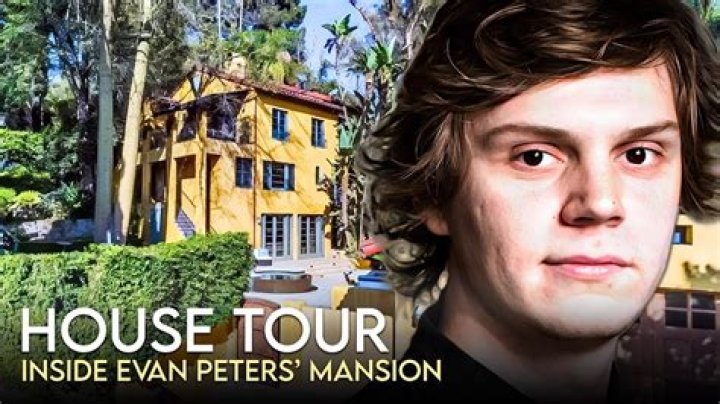 Where does Evan Peters live? |