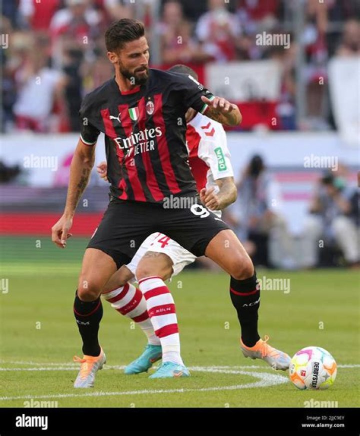 Where does Olivier Giroud live?