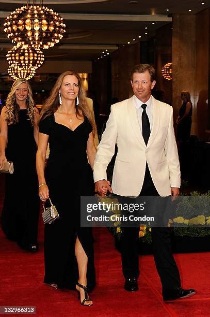 Who is Retief Goosen wife Tracy Goosen?